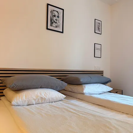 Le Clocher De La Duchesse Bed & Breakfast Bonnelles